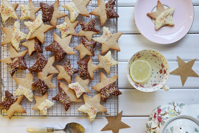 Stars bake biscuits 1 Stars bake biscuits 1