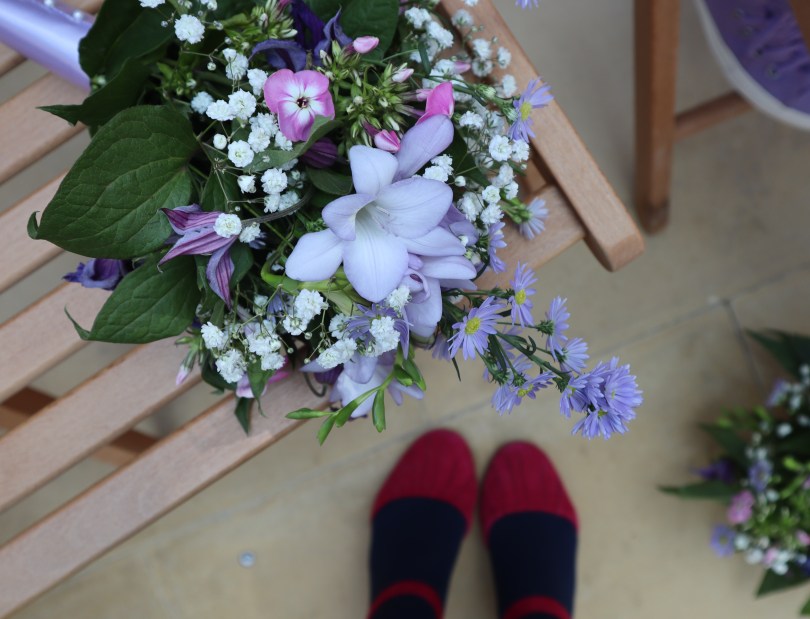 wedding 3 flowers and feet