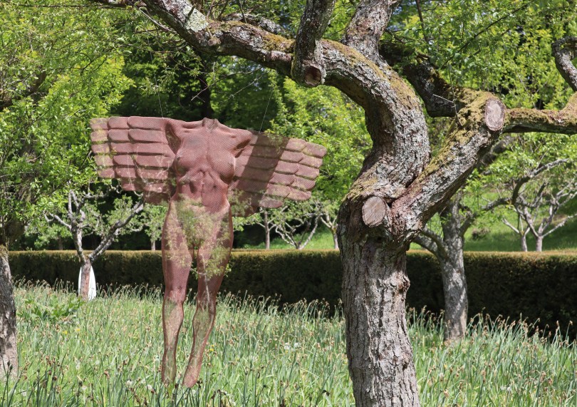 wedding 8 wire hanging